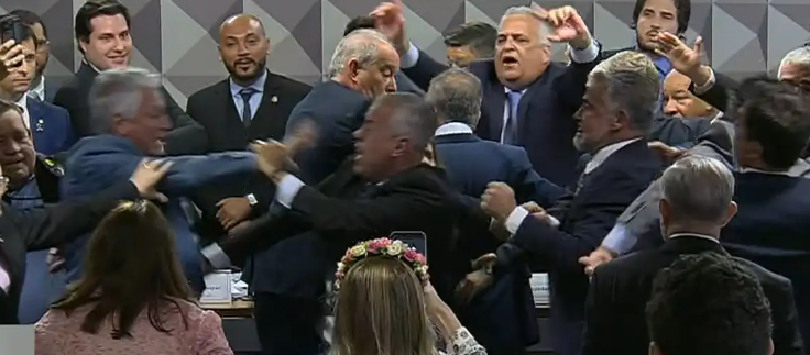 Deputados trocam agressões após votação polêmica e sigilo