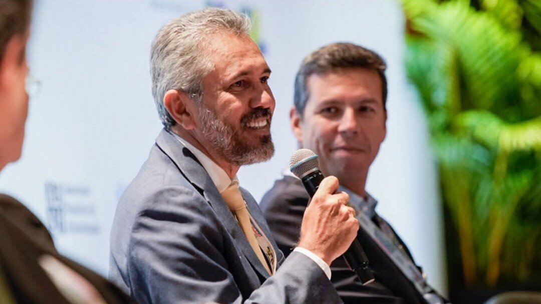 Governador Elmano diz não temer adversários em projetos inovadores