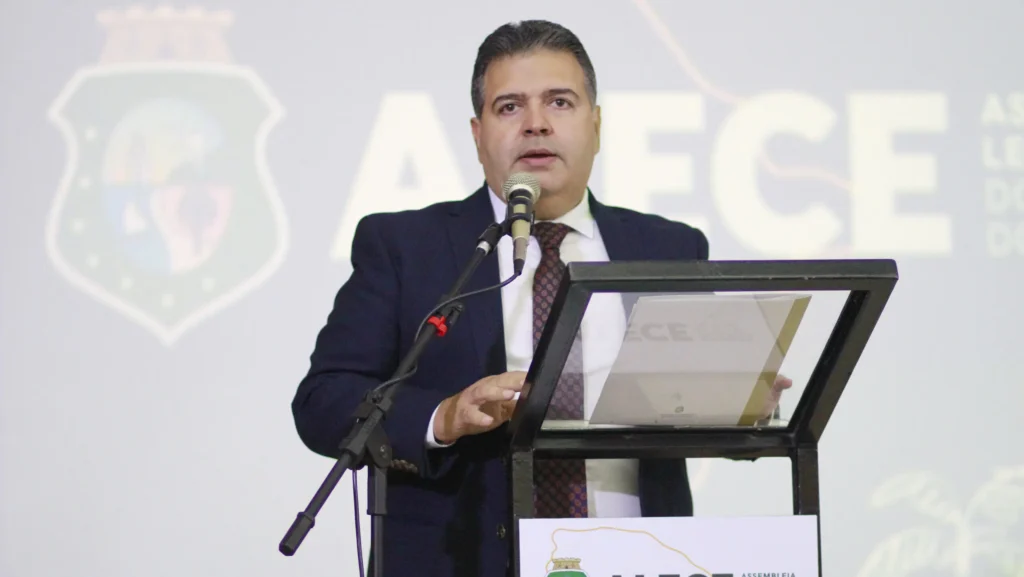 Deputado Felipe Mota deixa o União Progressista e fortalece PSDB