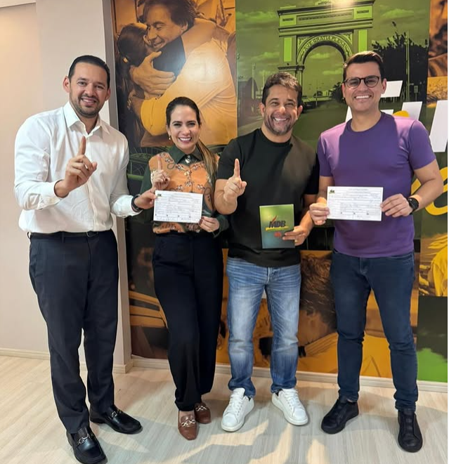 Após anunciar ida ao PSD, deputado Apóstolo Luiz Henrique se filia ao MDB para fortalecer sua carreira política.