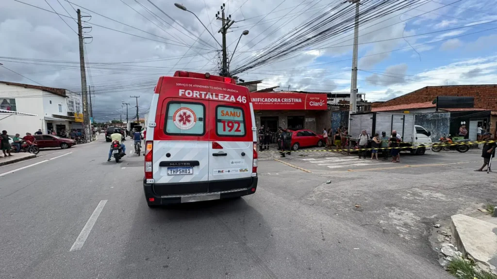 Mulher é morta e criança ferida em ataque a faca no Messejana