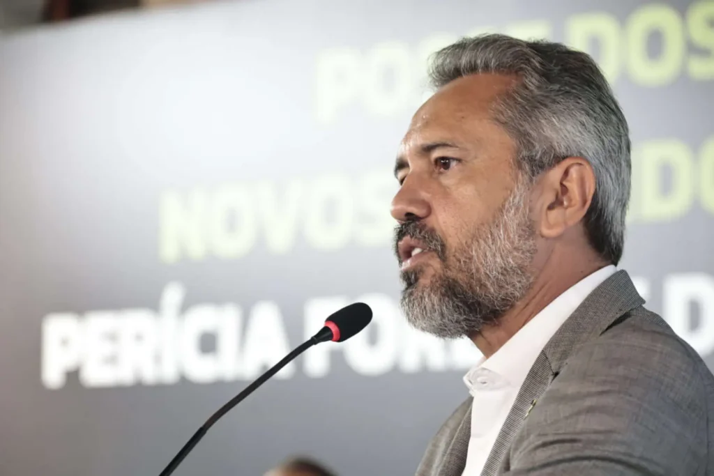 Elmano estuda medidas para conter subida de preços dos combustíveis