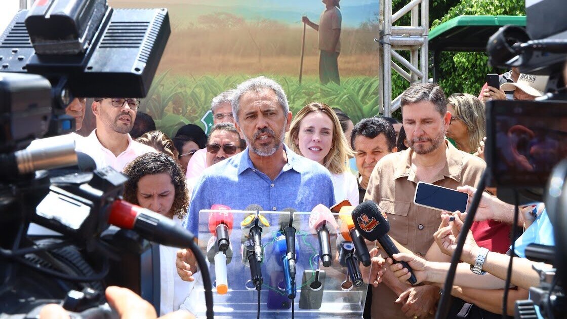 Governador Elmano defende medidas para baixar combustíveis preços