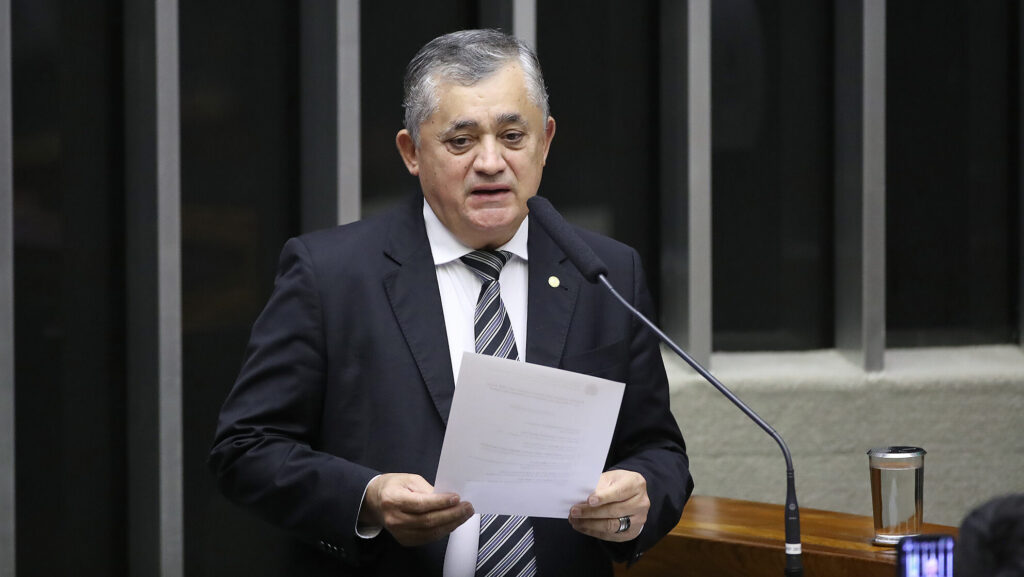 Guimarães garante que PT não definiu lista de candidatos ao Senado