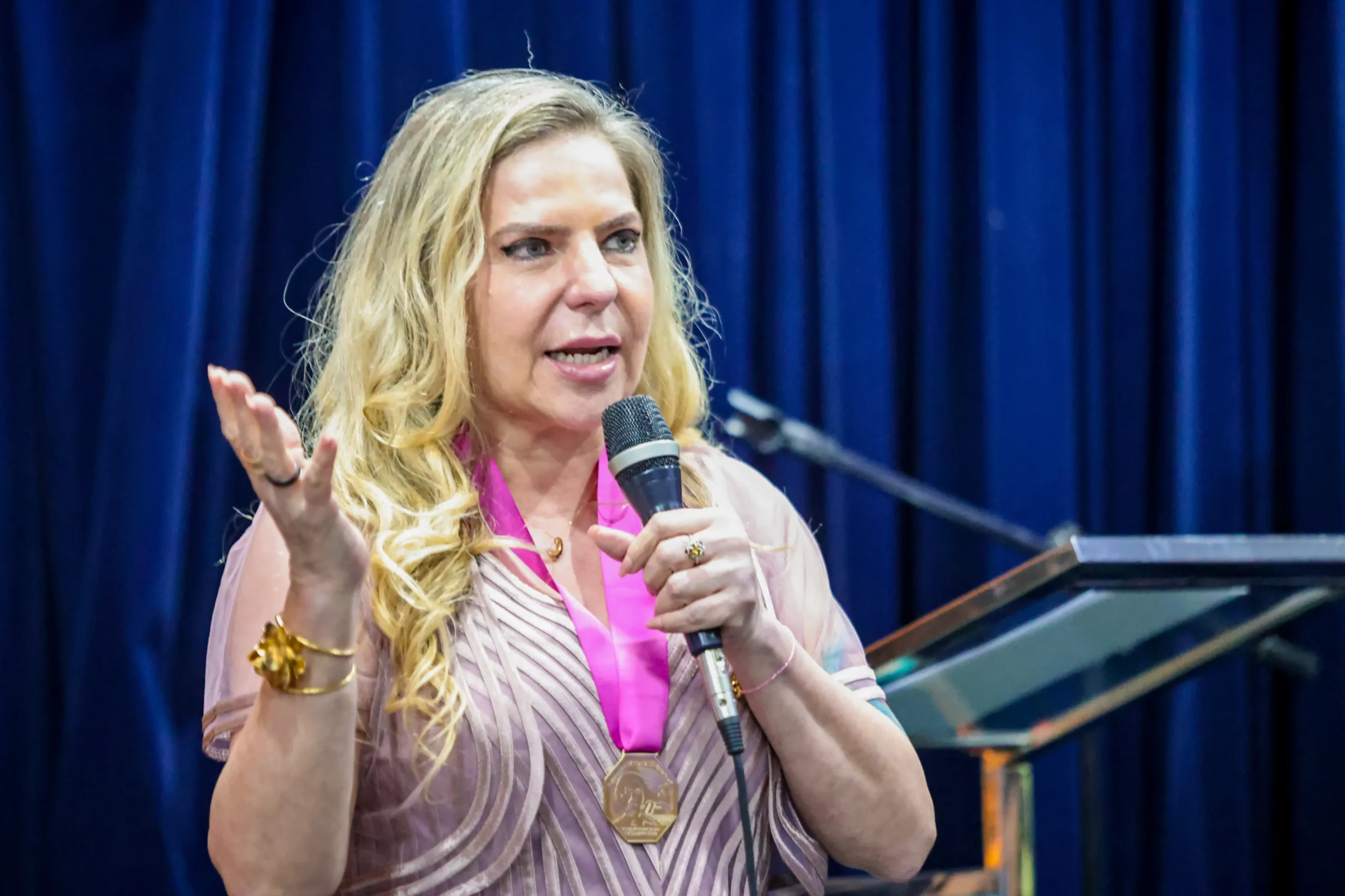 Luizianne evita confirmar saída do PT e seus próximos passos