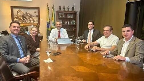 Moses e AJ Albuquerque discutem filiação ao MDB com Baleia Rossi