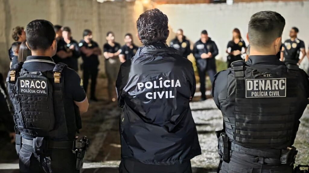 PCCE cumpre 13 mandados e protege moradores de facções