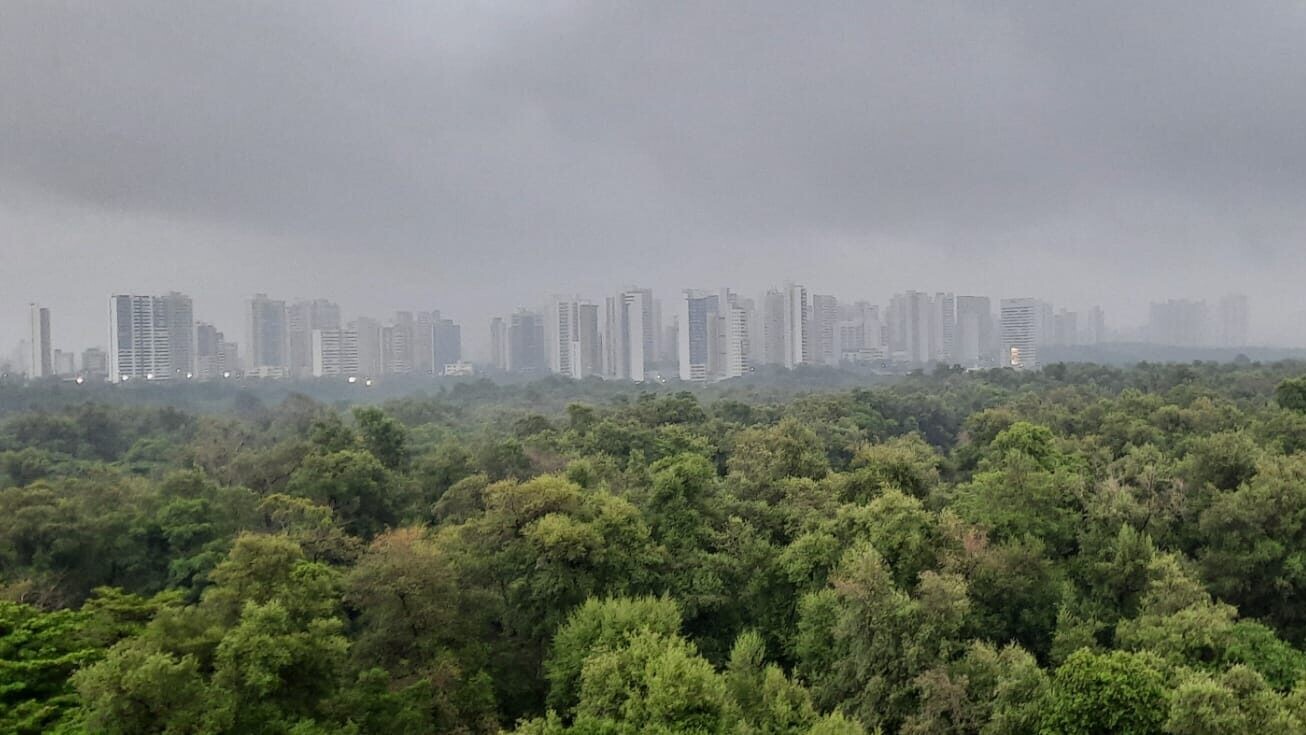Fortaleza registra maior acumulado de chuvas no Ceará em 24 horas e impacta cidade
