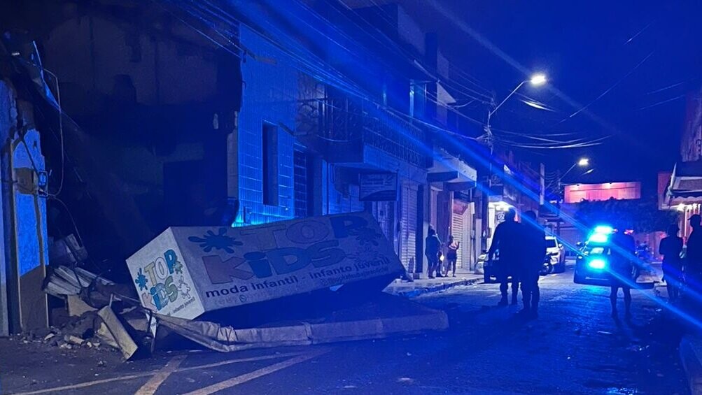 Prédio desaba no Centro de Ubajara após fortes chuvas e rachaduras