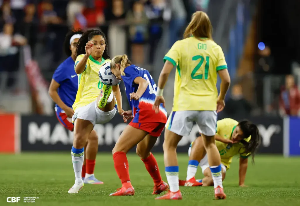 Seleção Brasileira feminina enfrenta os EUA em amistoso emocionante