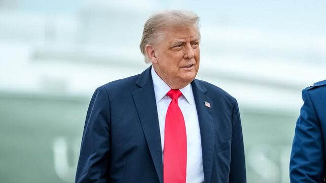 Trump ameaça dizimar o povo persa se Irã fechar Estreito.