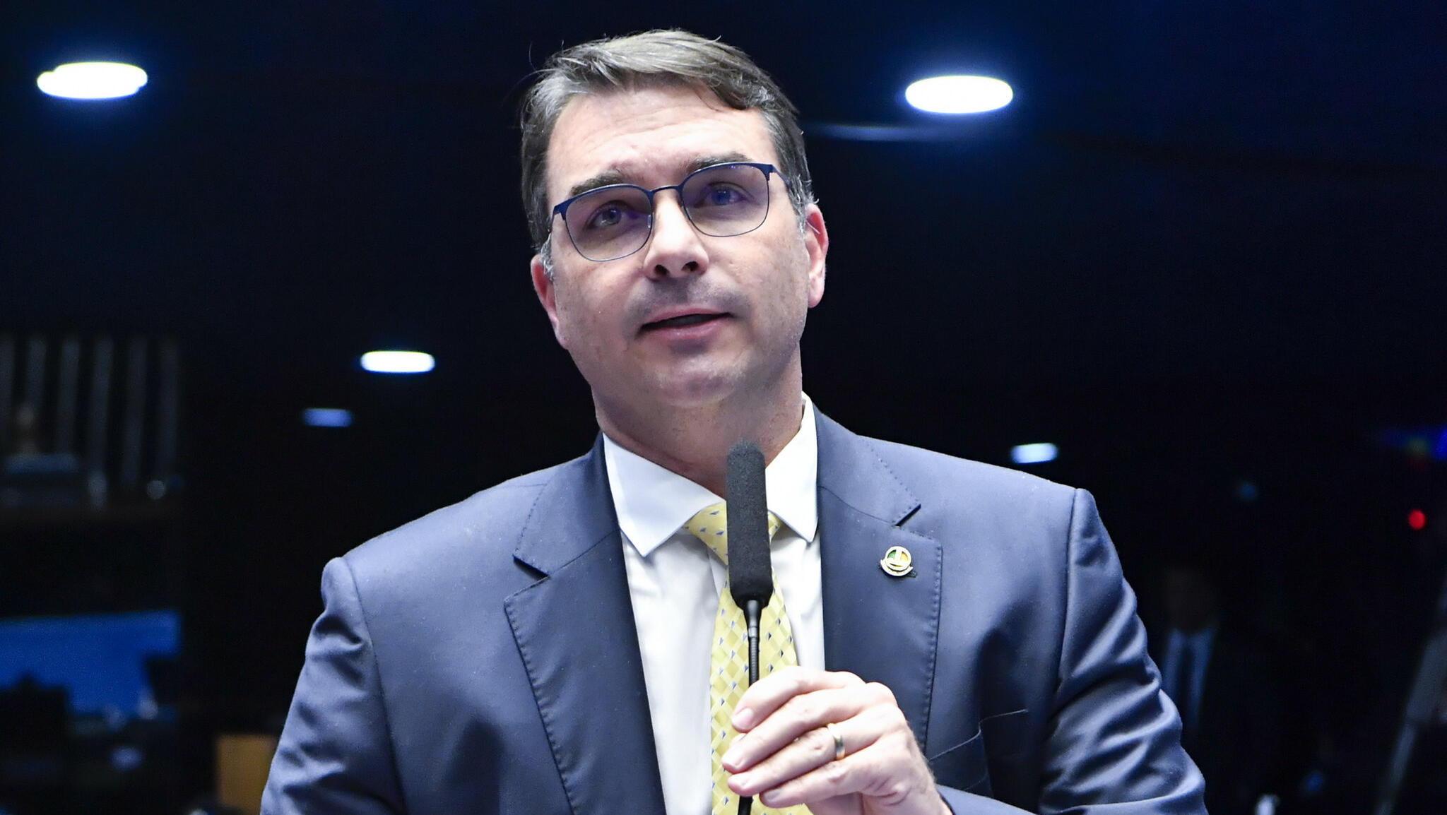 Flávio Bolsonaro afirma que conversas sobre aliança estão suspensas