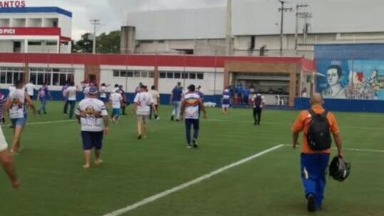 Torcidas organizadas cobram elenco e diretoria do Fortaleza após derrota no Clássico-Rei