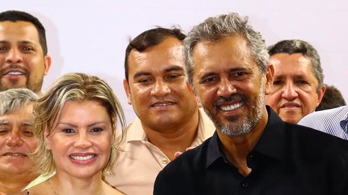 Ao lado de Elmano, Michele Queiroz anuncia complexo turístico