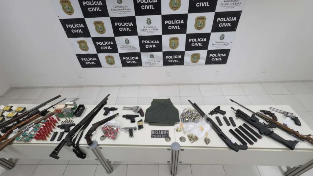 Cinco atiradores esportivos com registros vencidos são presos em ação preventiva em Fortaleza