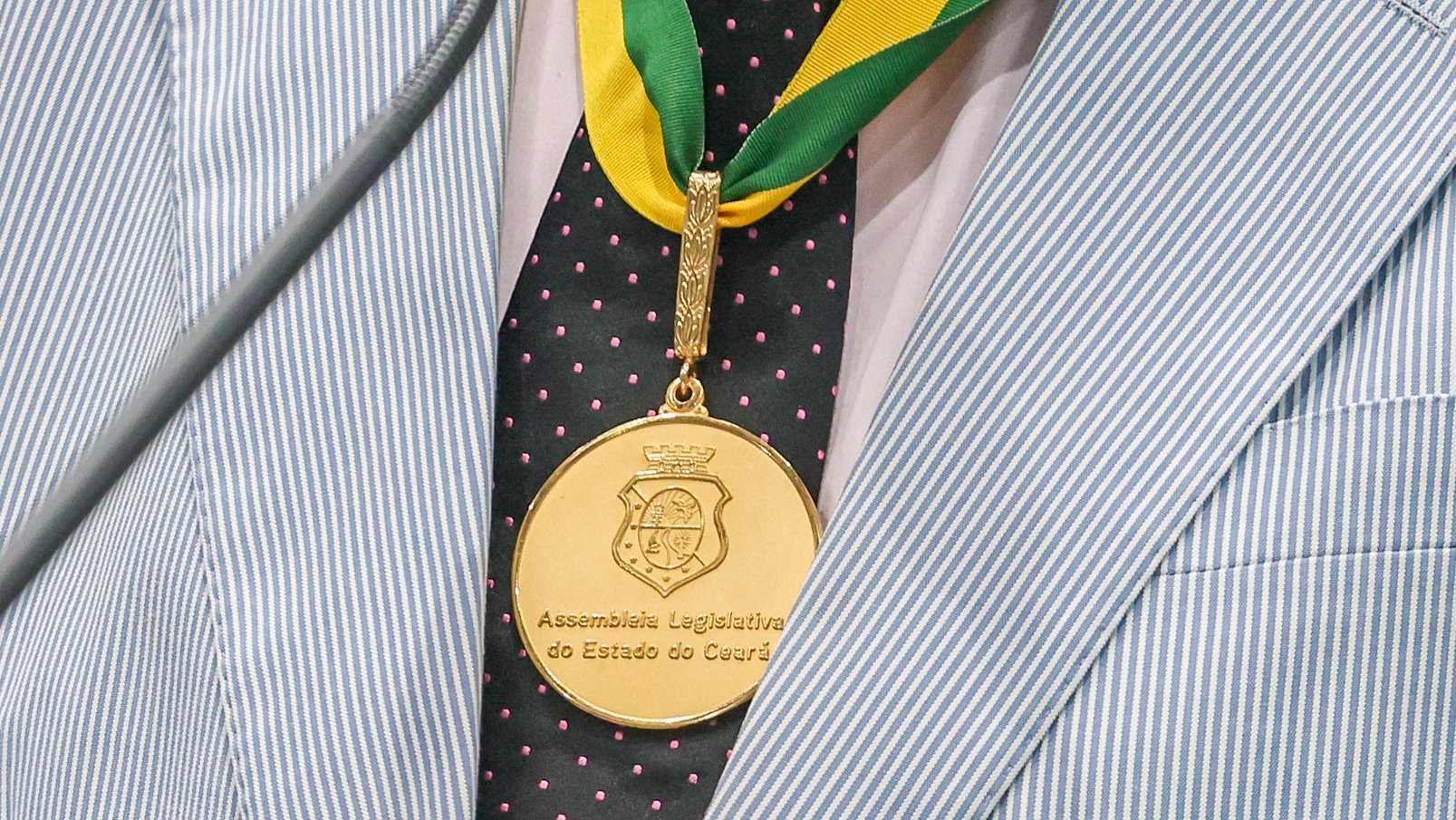 Alece entrega Medalha 13 de Maio a Elmano, Camilo e mais