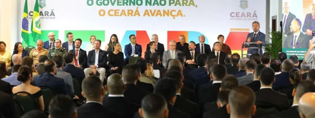 Governo do Ceará empossa 94 delegados da Polícia Civil com sucesso