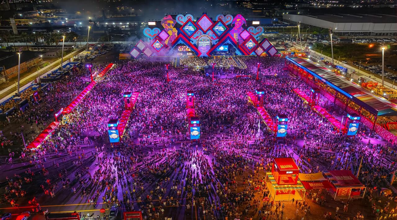 Nattan e Zé Vaqueiro lotam arena: sucesso no São João 2026