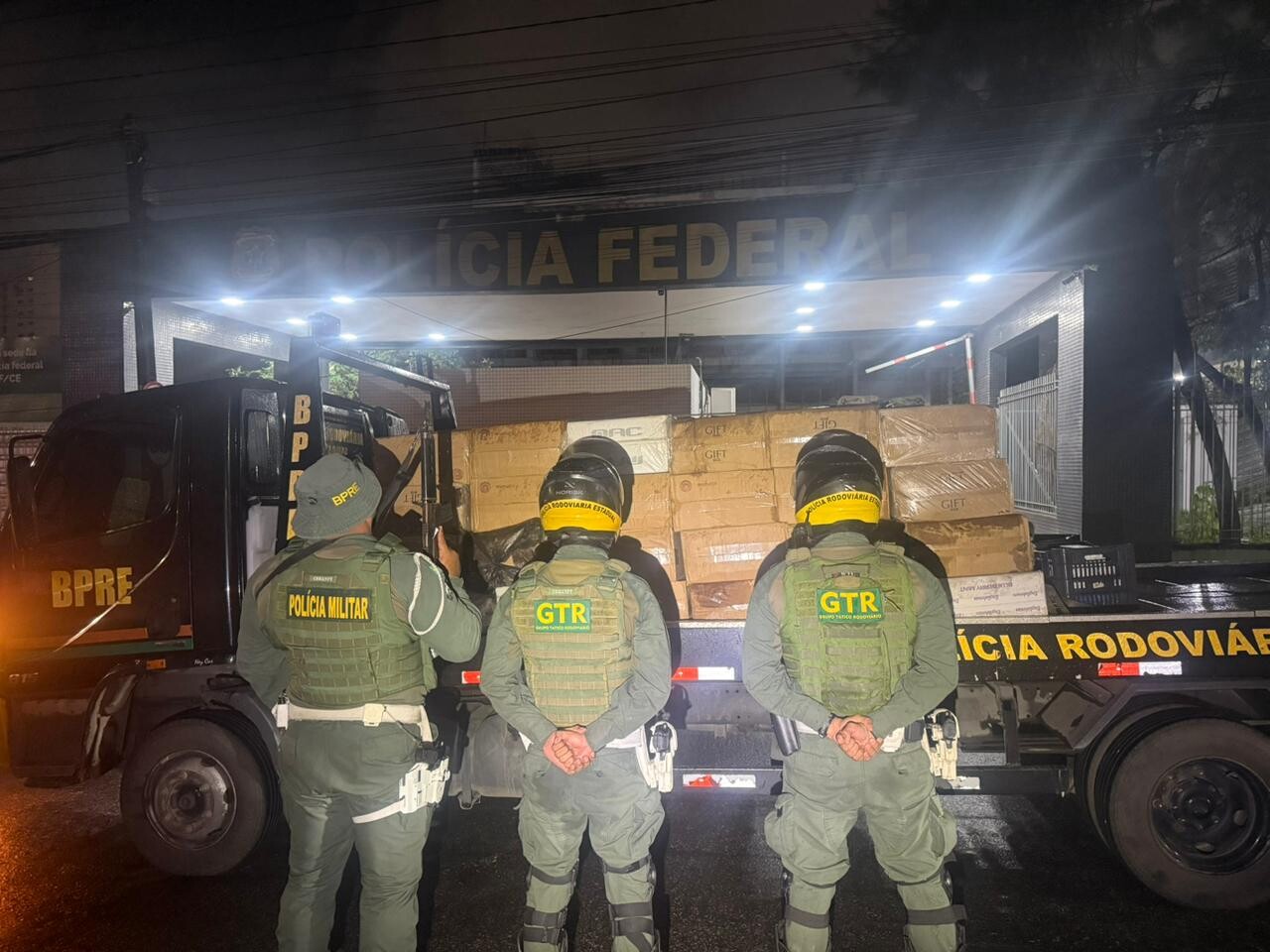 PMCE apreende carga de cigarros contrabandeados em Forquilha
