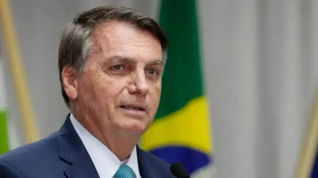 Ex-presidente Bolsonaro é internado para cirurgia de ombro