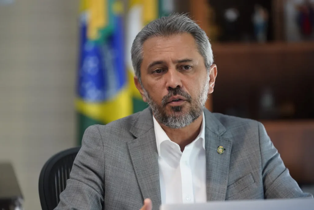 Elmano celebra ampliação de Voo Fortaleza-Lisboa com mais opções