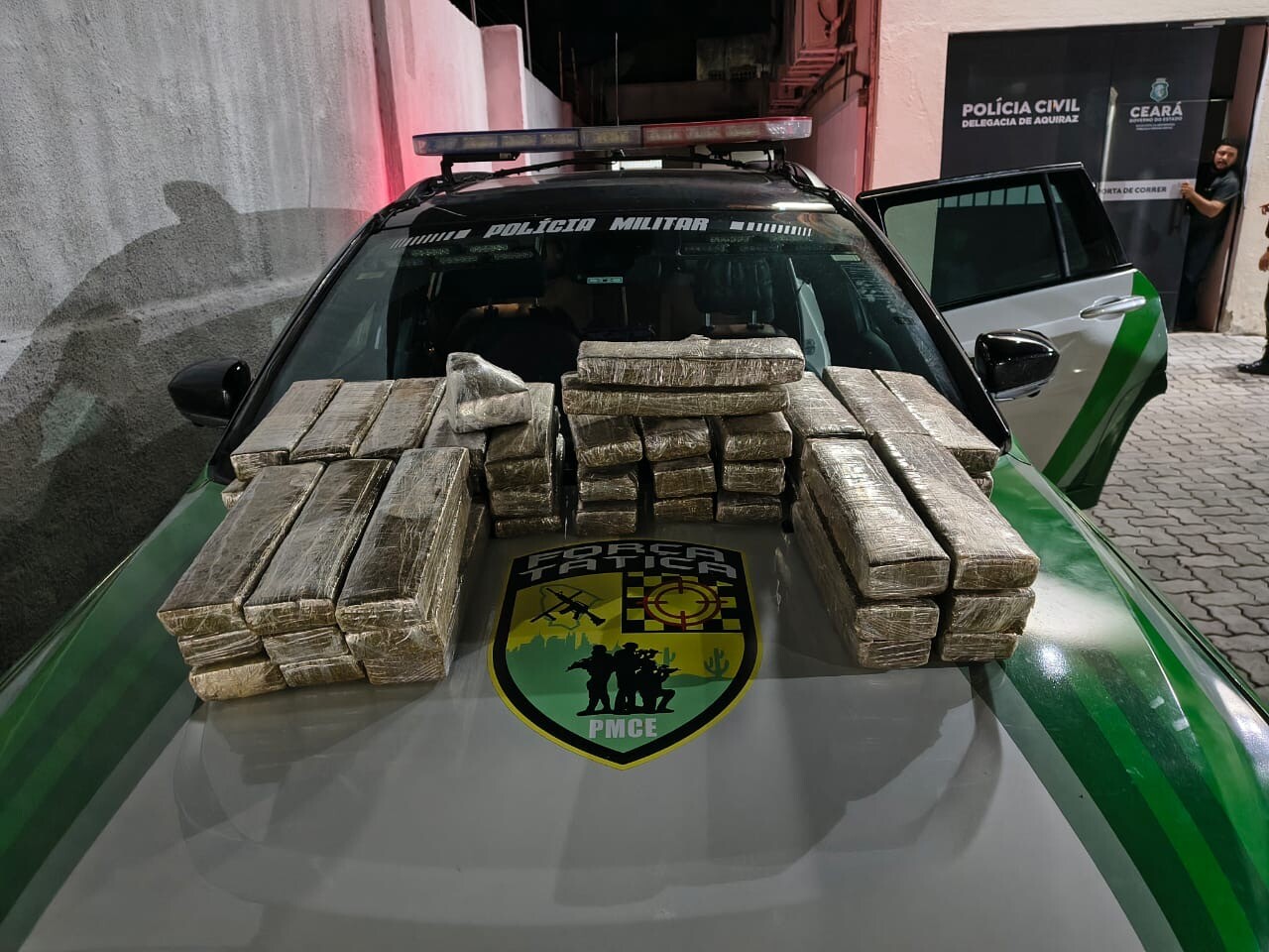PM apreende carregamento de maconha no litoral de Aquiraz - Como isso afeta a segurança local