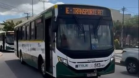 Prefeito do Eusébio comemora aniversário da cidade com ônibus novos