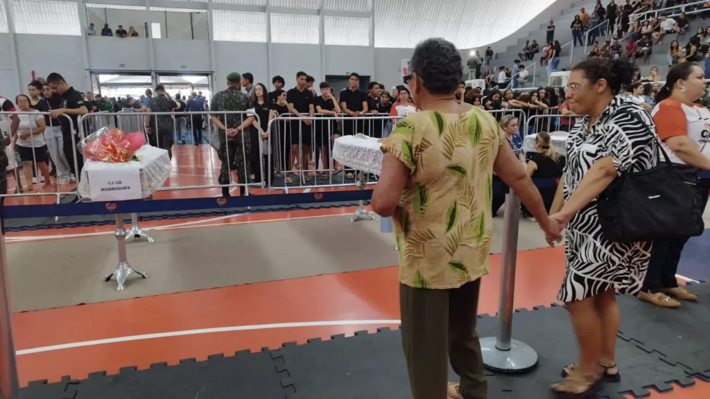 Sob forte comoção, Juazeiro do Norte relembra vítimas da CE-187
