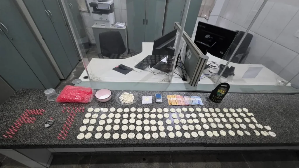 Polícia desarticula ponto de distribuição de drogas em Fortaleza
