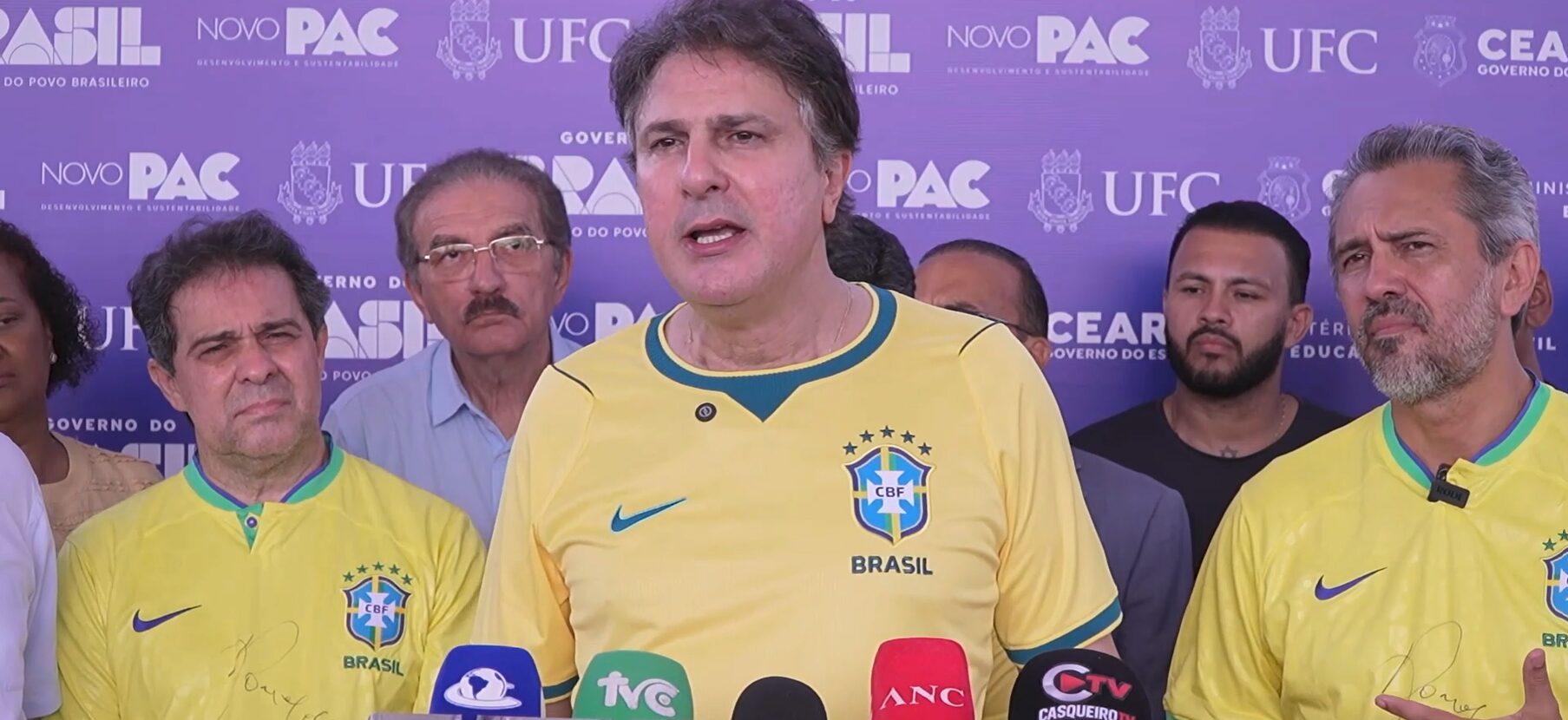 Camilo adia definição de chapa e discute nomes para o Senado