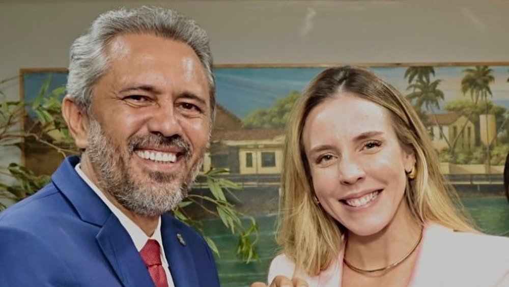 Governador Elmano destaca ações de Jade Romero para empoderar mulheres e jovens no CE
