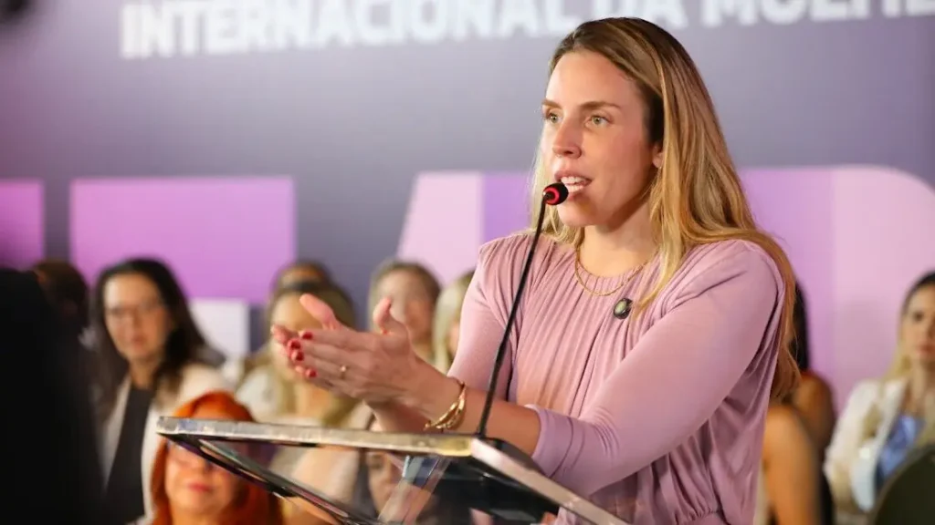 Jade Romero destaca plataformas digitais para mulheres empreendedoras