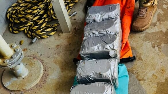 PF apreende 43 kg de cocaína em navio no Porto do Mucuripe