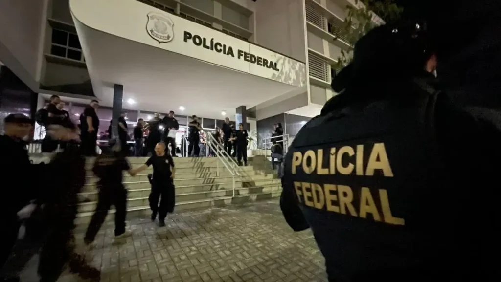 Banco do bispo Edir Macedo é alvo de operação da PF