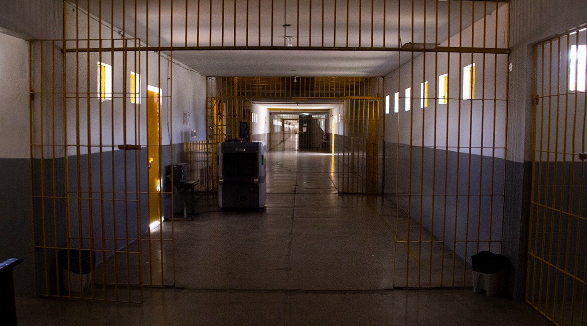 Policial penal é preso suspeito de desvio de materiais essenciais