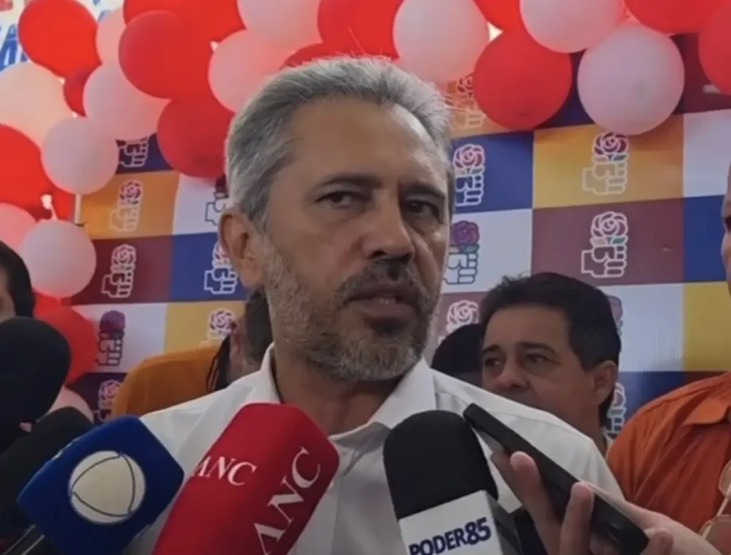 Elmano evita comentar possível mudança de palanque da FUP