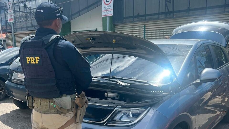 Carro elétrico roubado no Rio é recuperado em Fortaleza com segurança
