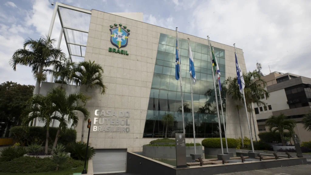 CBF rebate Donald Trump e esclarece denúncias de Raphael Claus