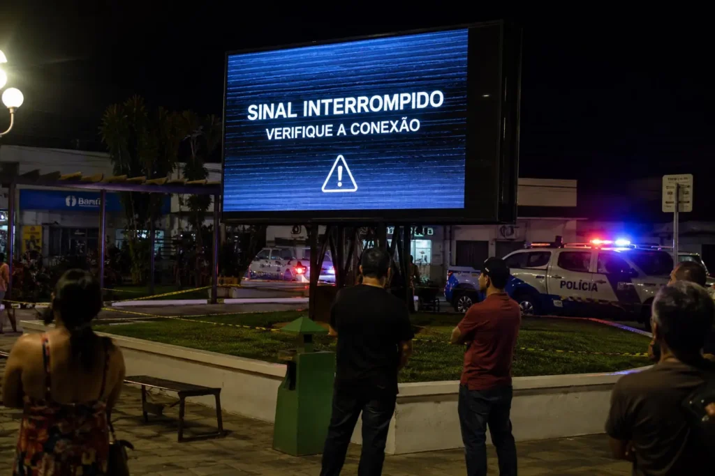 Hackers invadem telões de LED em Ubajara e causam polêmica