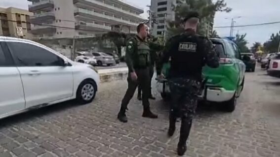 Flanelinha é detido por extorquir turistas em Praia do Futuro