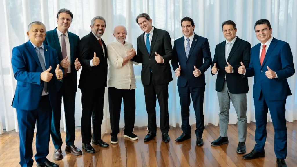 Lula define candidatura de Cid ao Senado e benefícios para Elmano