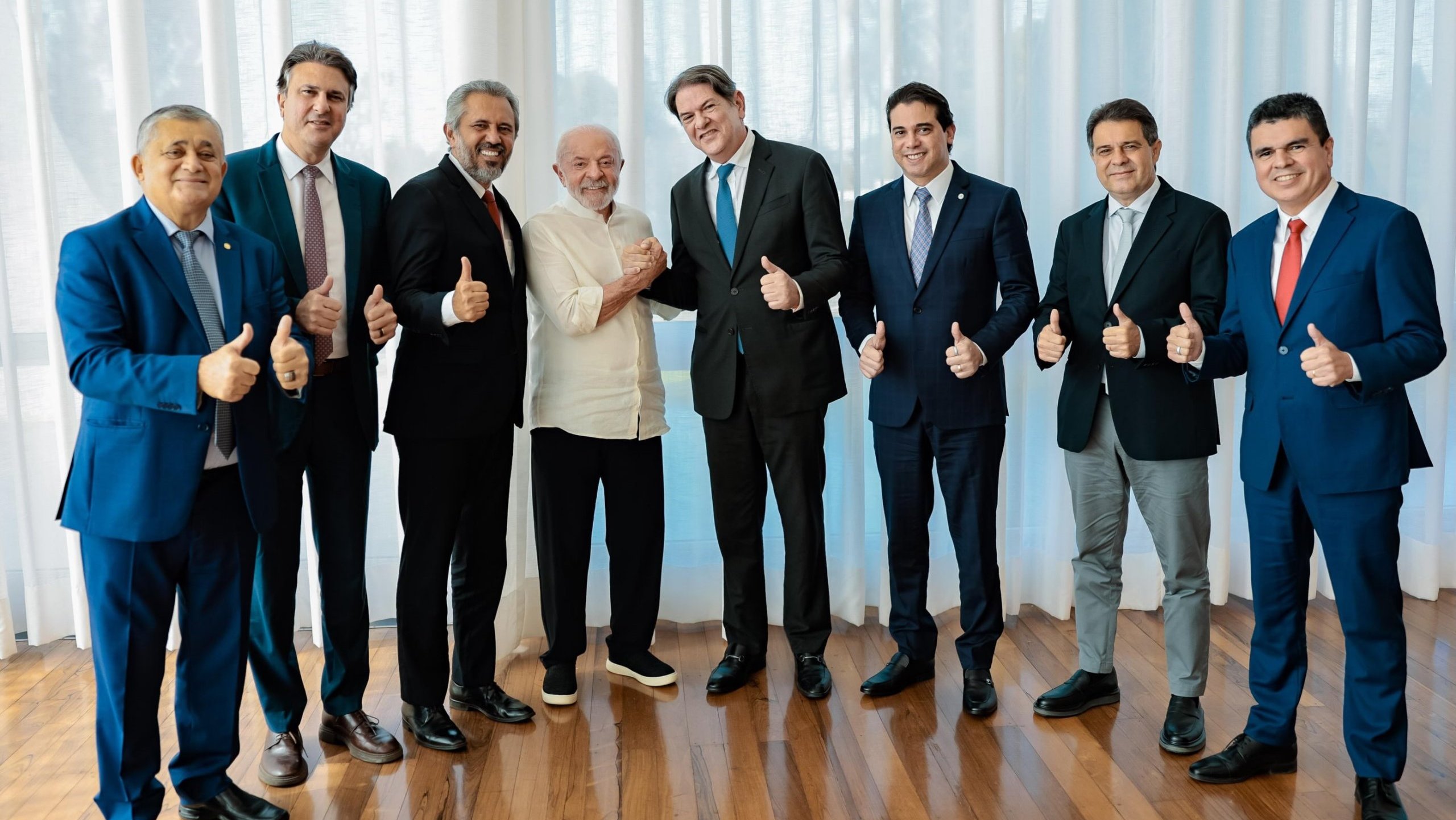 Lula define candidatura de Cid ao Senado e benefícios para Elmano