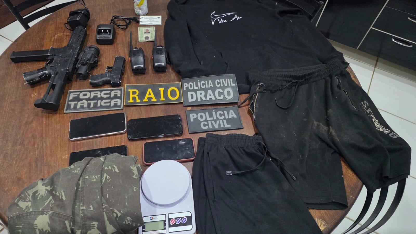 Operação captura adolescente e adulto suspeitos de ataque em comércio