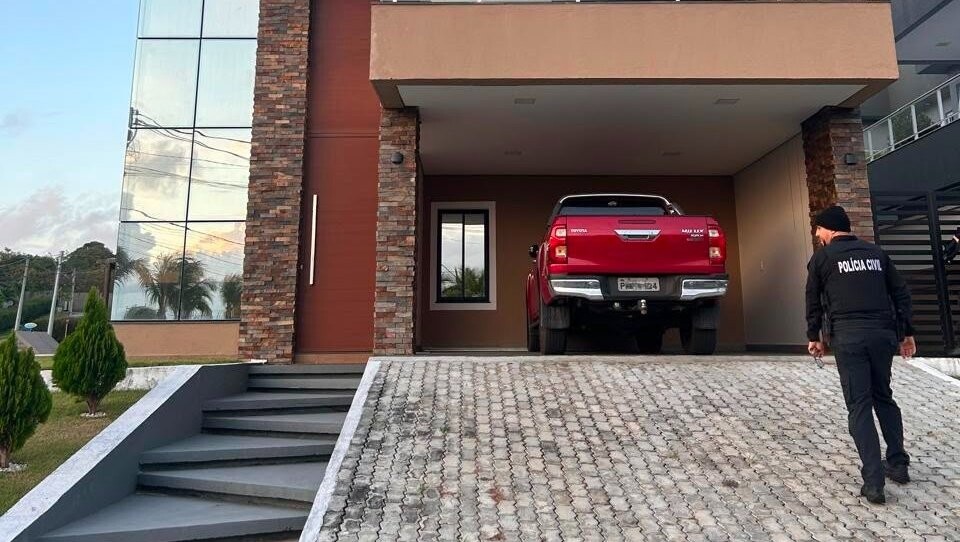Ex-funcionária de banco é presa por desvio de R$ 1 milhão