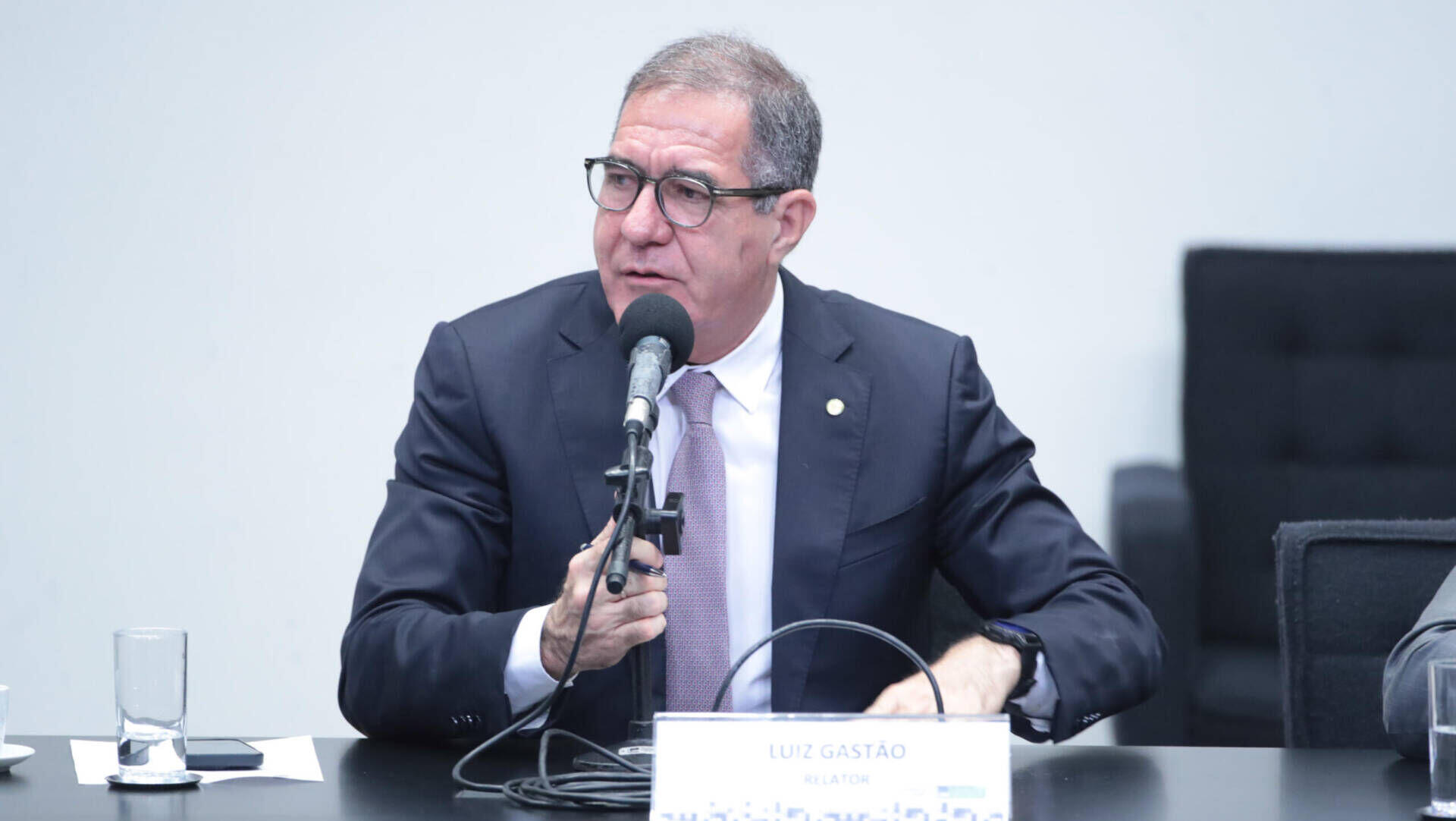 Deputado federal Luiz Gastão oficializa candidatura à reeleição