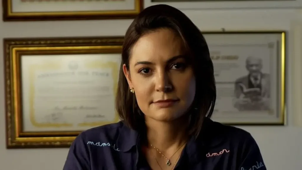 Michelle Bolsonaro rejeita aliança com Ciro Gomes e explora opções