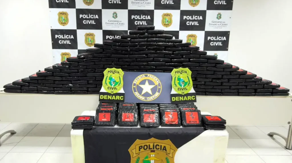 Polícia Civil apreende 264 kg de maconha em potes de açaí
