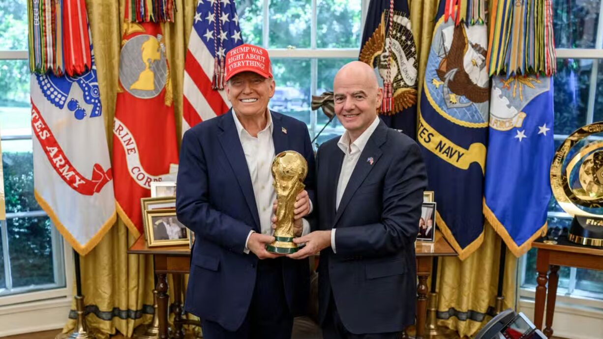 Infantino recorre a Donald Trump para se manter na FIFA
