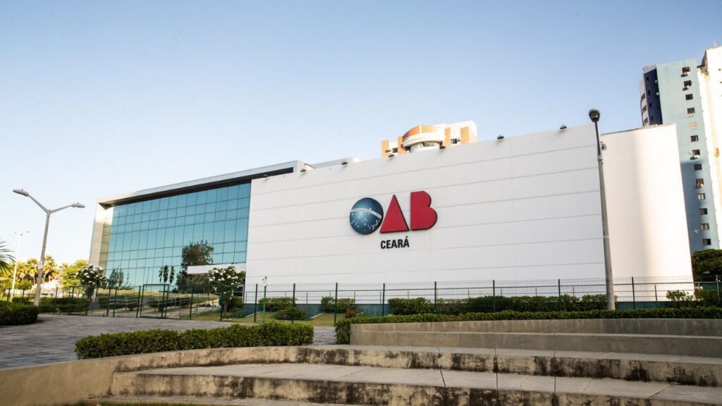 OAB-CE protocola no STF pedido de afastamento de ministros