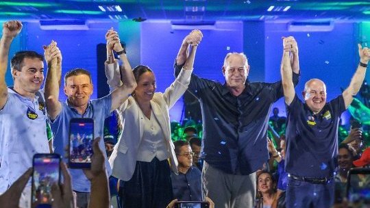 TSE suspende decisão e permite candidaturas de Roberto Cláudio e Wagner